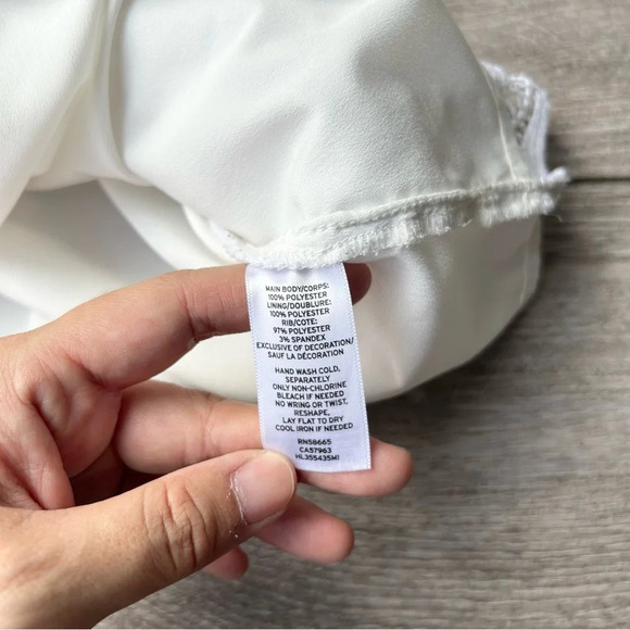 Trouve White White Mesh CROCHET OVERLAY Blouse - Picture 11 of 16